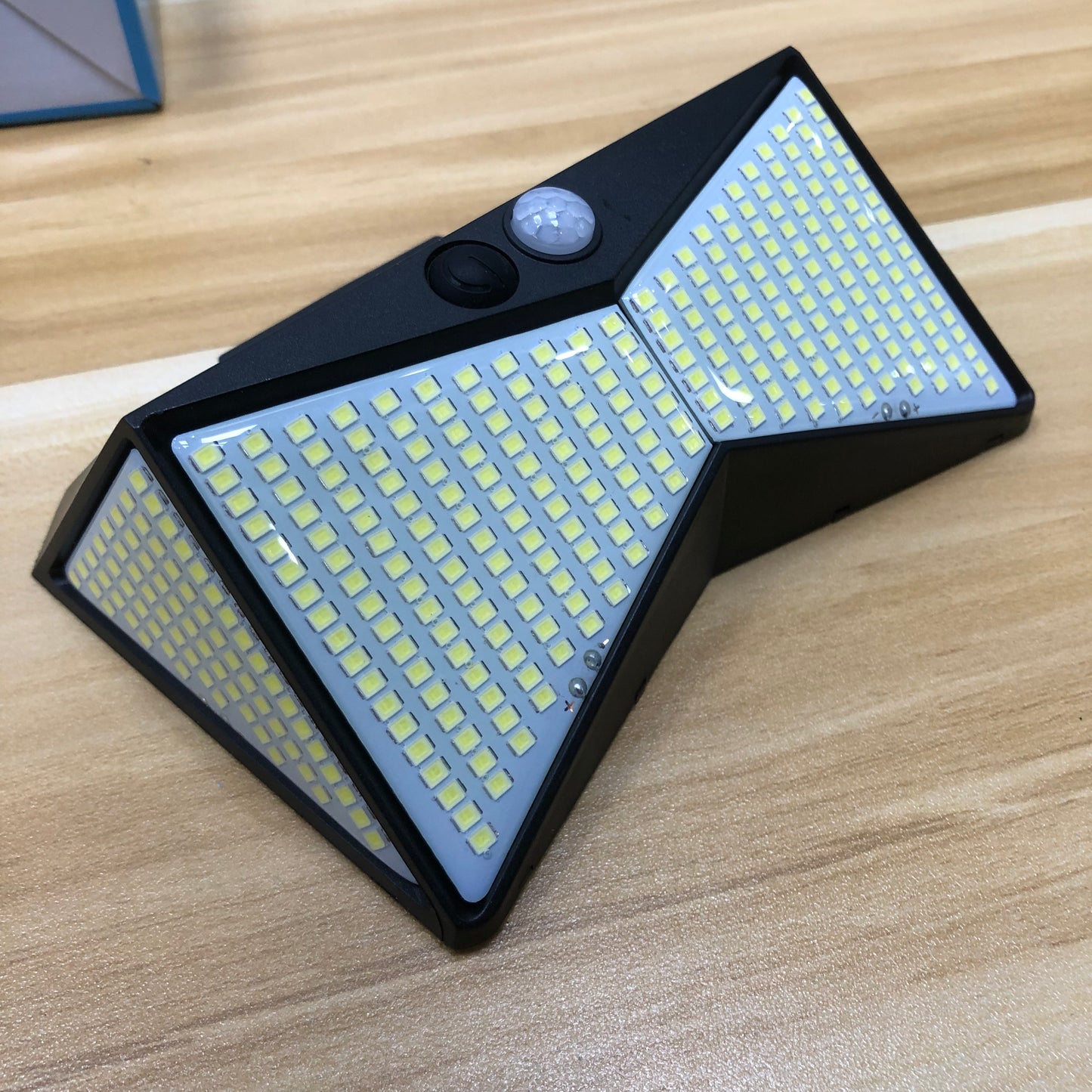 Sun Harbour - Outdoor Motion Sensor IP65 Waterproof LED Solar Wall Light |Sun Harbour Energy SW2015